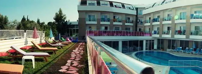 Hotel Dickman Elite Sidé