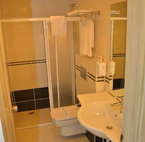 Dickman Elite Hotel Sidé