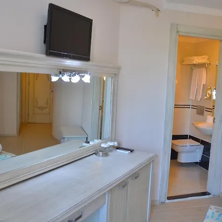 Dickman Elite Hotel Side